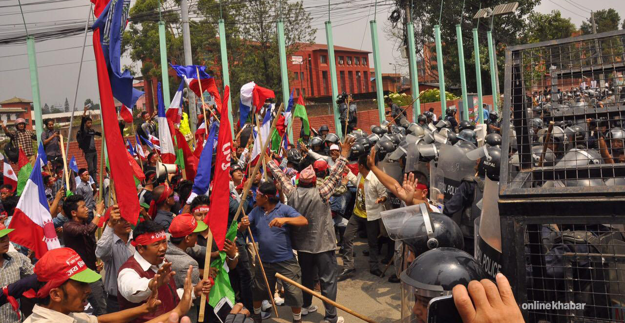 Police personnel, Federal Alliance activists clash at Maitighar Mandala as Singhadurbar-centric movement continues
