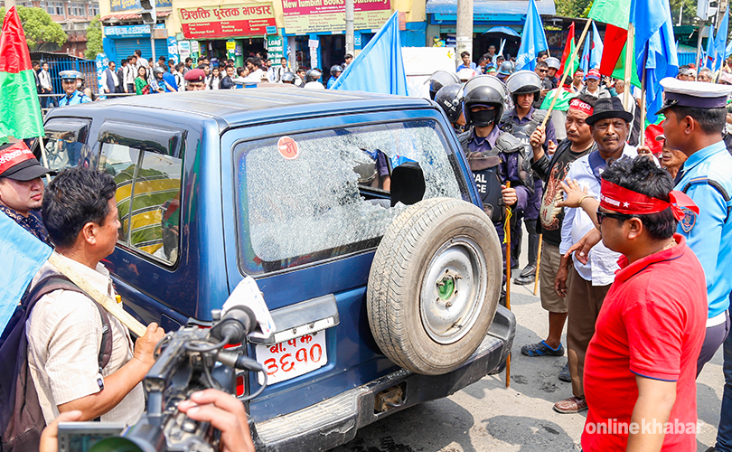 Federal Alliance vandalises government vehicle during peaceful, Kathmandu-centric stir