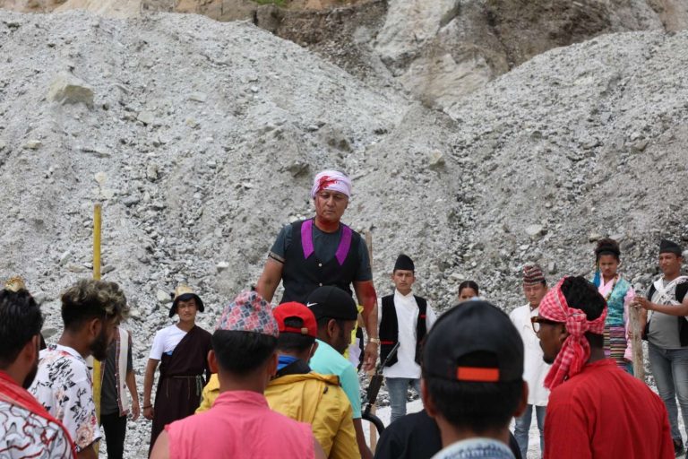 गीतकार तामाङको ‘नेपाल आमा’ मा क्याप्टेन विजय लामा नाचे