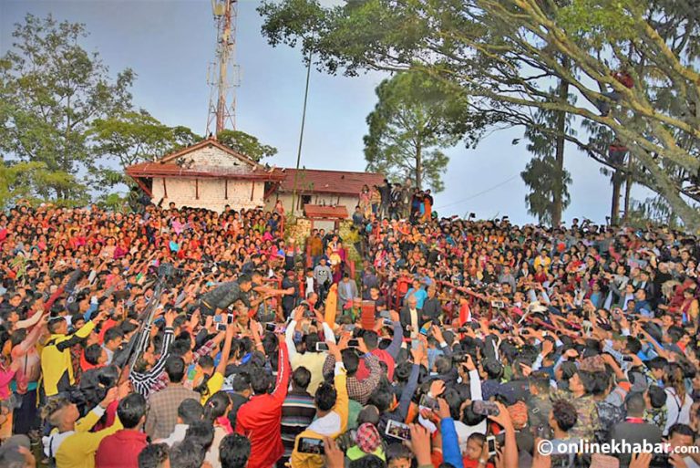 गुल्मीका शक्ति पीठमा भक्तजनको भीड