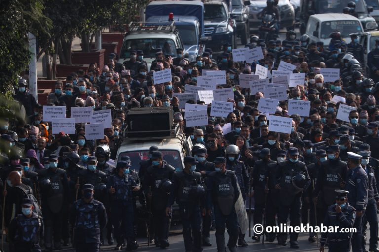 सर्वोच्चदेखि बालुवाटारसम्म न्याय मार्च (फोटो फिचर)