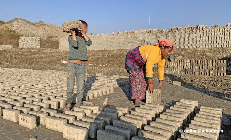 ईंटा भट्टामा डामिएका लक्ष्मी र सुजनका सपना