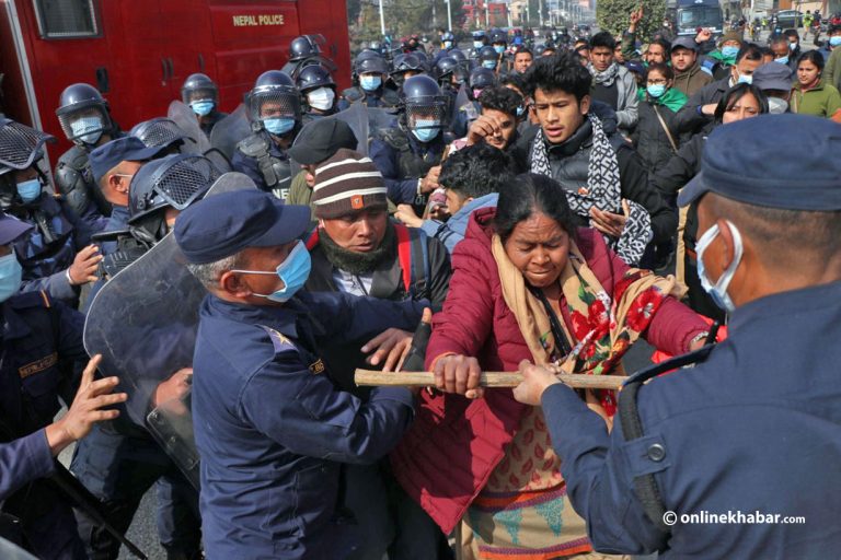 नयाँ बानेश्वरमा एमसीसीविरुद्ध प्रदर्शन (फोटो फिचर)