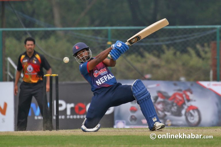टी-२० फाइनल : टस हारेर ब्याटिङ गर्दै नेपाल