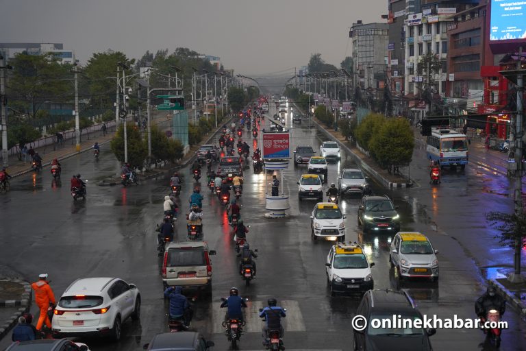 देशभर वर्षा, सतर्कता अपनाउन आग्रह