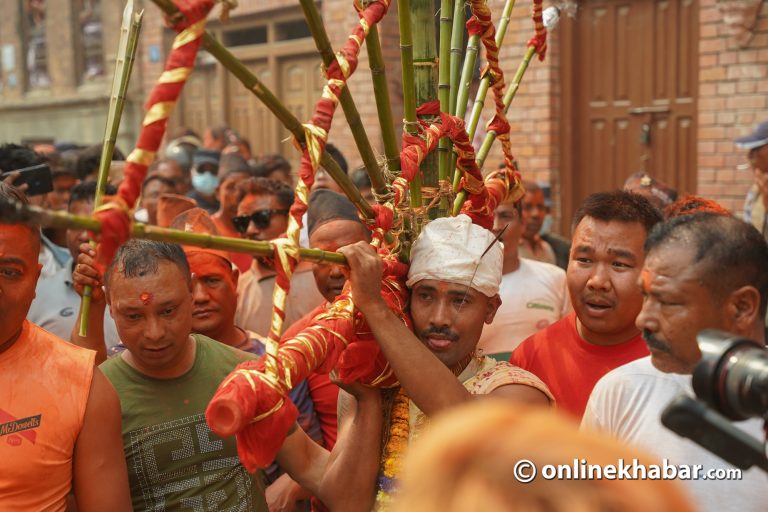 जब पहिलो पटक जिब्रो छेडेका सुजन महाद्वीप बोकेर टोलटोल घुमे