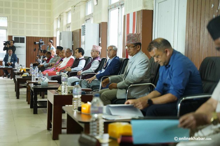 नेपाली कांग्रेस पदाधिकारी बैठक ३ बजे बस्दै