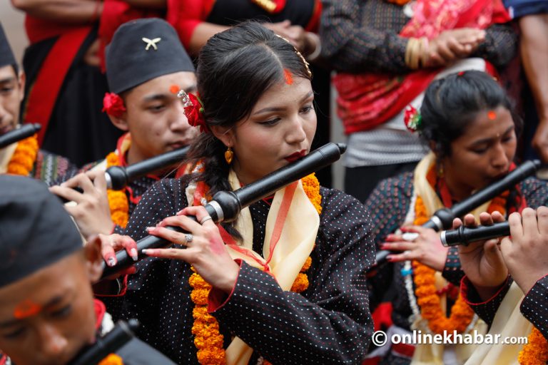 मध्यपुर थिमिमा बालबालिका र युवाले सुनाए बाँसुरीको धुन (तस्वीर)