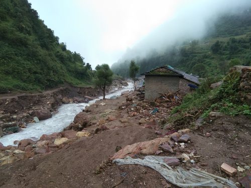 भूजीखोला सुसाउँदा चहर्‍याउँछ गाउँलेको घाउ