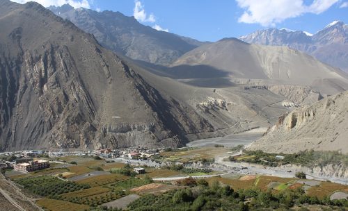 जलवायु परिवर्तनले बस्तीविहीन हुँदै हिमाली र पहाडी गाउँ  