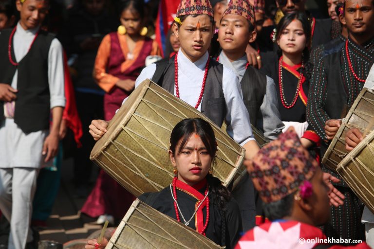 भक्तपुरमा निकालियो नयाँ वर्षको भिन्तुना र्‍याली (फोटो फिचर)