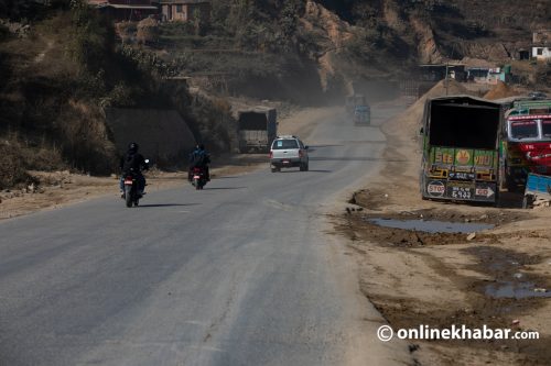 मलेखु–मुग्लिन सडक स्तरोन्नति सुस्त, डेढ वर्षमा जम्मा १६ प्रतिशत काम    