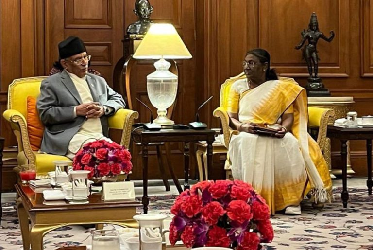 भारतका राष्ट्रपतिसँग प्रधानमन्त्री प्रचण्डको भेटवार्ता