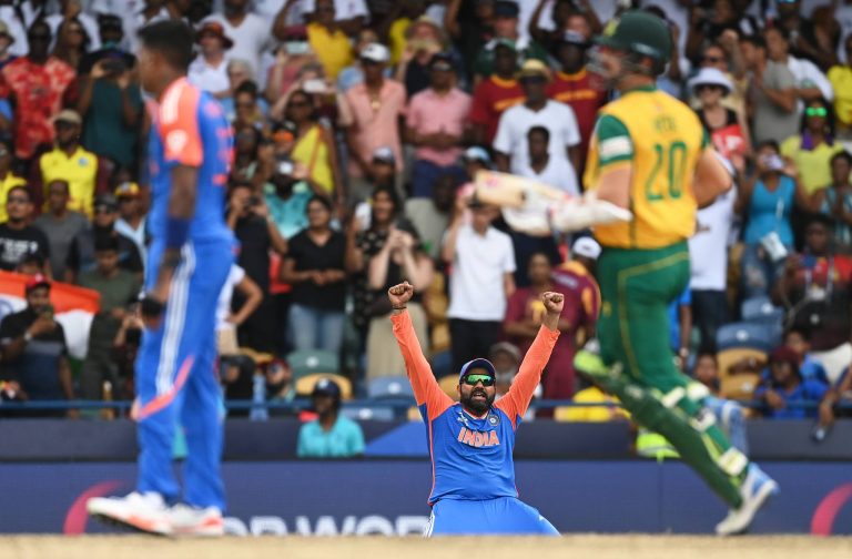 रोहित दुई टी–२० विश्वकप जित्ने एक्लो भारतीय खेलाडी