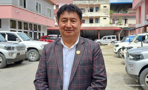 बहादुर सिं लामा : गाविस अध्यक्षदेखि मुख्यमन्त्रीसम्म