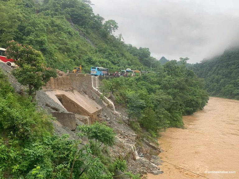 त्रिशूली नदी किनारमा भेटिएको ट्रकको दुर्घटना शंकास्पद छ: प्रहरी