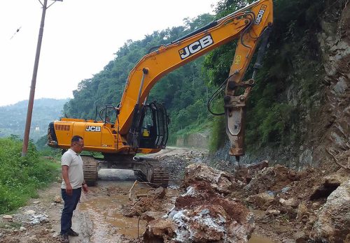 पृथ्वीराजमार्गको वैकल्पिक बाटो बुद्धसिंह मार्ग चार दिनपछि  खुल्यो   