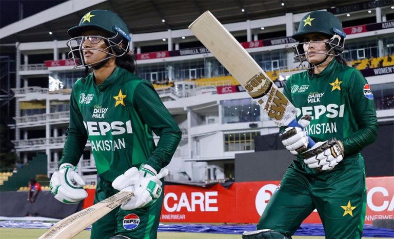 महिला एसिया कप : यूएईलाई १० विकेटले हराउँदै पाकिस्तान सेमिफाइनलनजिक