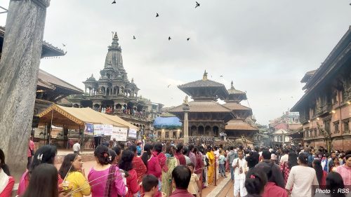 पाटन कृष्ण मन्दिरमा दर्शनार्थीको घुइँचो