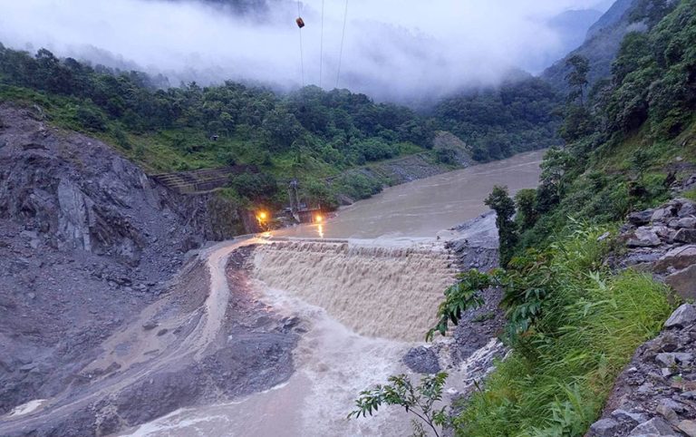 अरुणमा जलसतह बढेपछि सर्तकता अपनाउन आग्रह