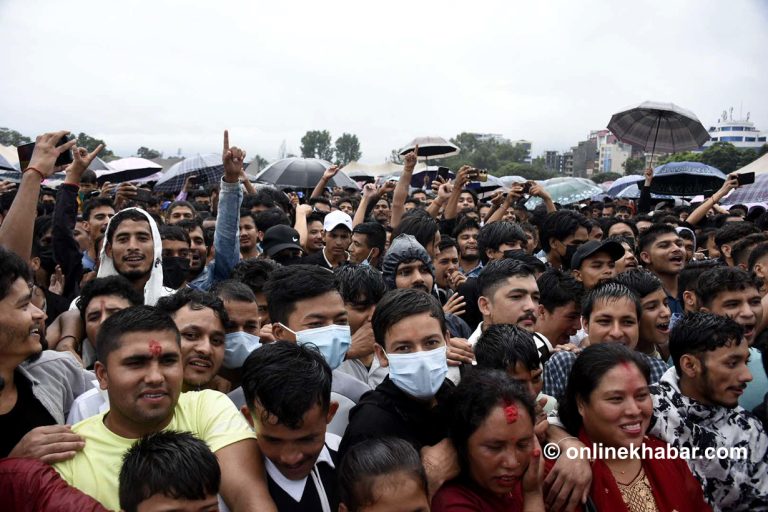 गौरा पर्वमा नेताविरुद्ध नाराबाजी