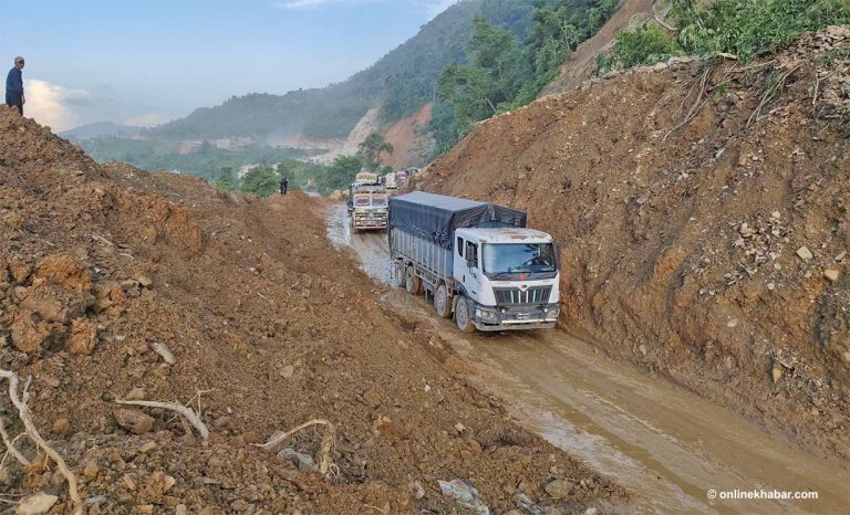 २४ घण्टापछि एकतर्फी खुल्यो पृथ्वी राजमार्ग