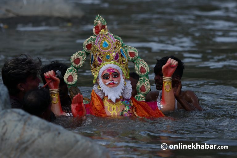 चोभारमा विश्वकर्माको मूर्ति बिसर्जन (तस्वीरहरू)