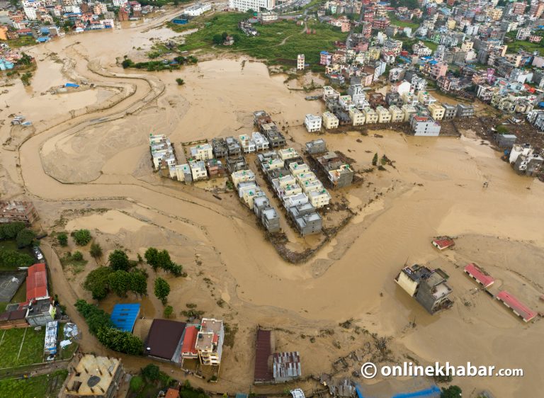 बाढीले डुबाएको काठमाडौं (तस्वीरहरु)