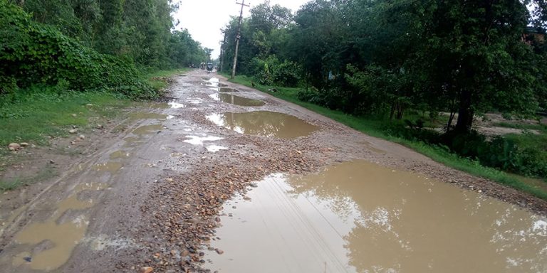 बाँकेमा परसपुर–गौघाट सडक नबन्दा यात्रुलाई हैरानी