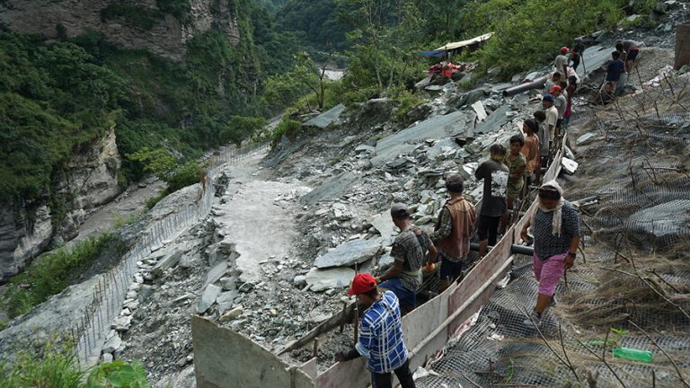 कालीगण्डकी करिडोरमा पहिरो रोकथाम गर्न बैसरी अँधेरीखोलामा ‘रक एंकरिङ’