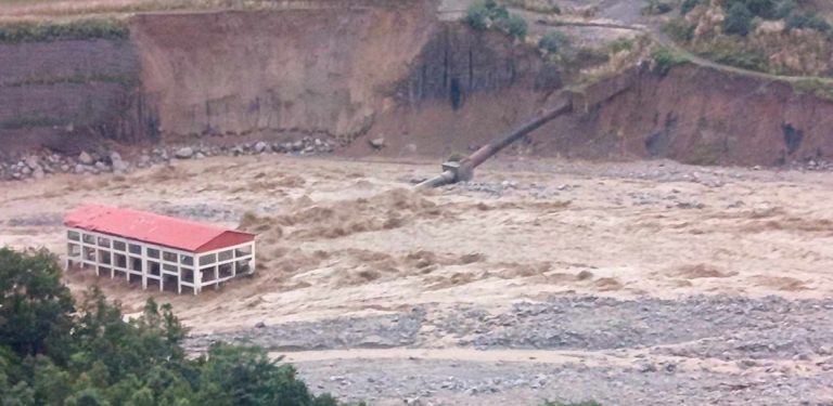 लगातार दोस्रो वर्ष विद्युतमा बाढी-पहिरो वितण्डा, ५ अर्बको क्षति