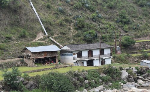 पहिरोले विद्युत आयोजनाको नहर बगाएपछि बागलुङमा १३०० घर बिजुलीविहीन