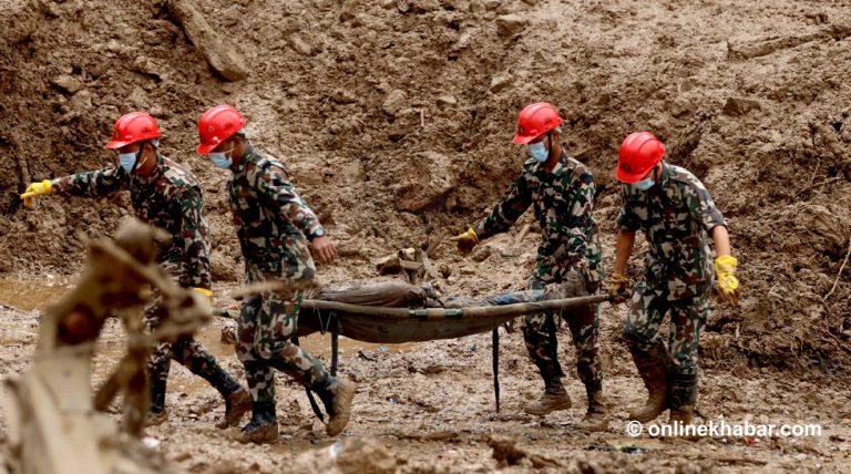 बाढीपहिरोमा परी २३६ जनाको मृत्यु, १० हजार बढी विस्थापित