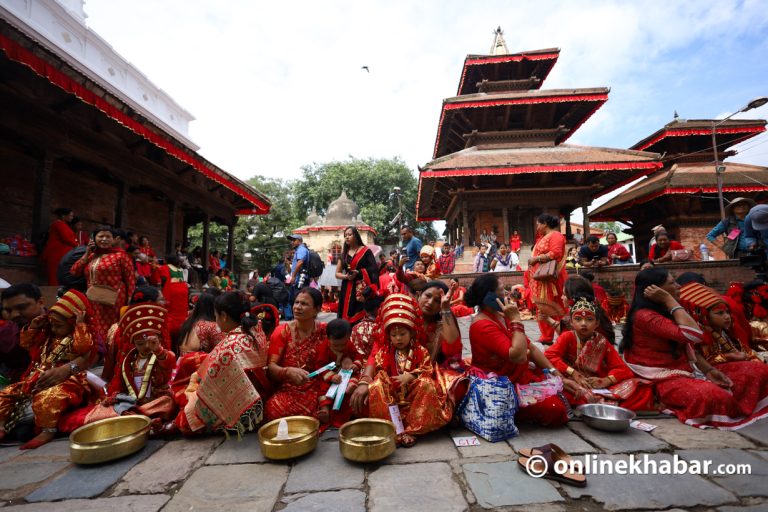 वसन्तपुरमा कुमारी देवीको सामूहिक पूजा (तस्वीरहरु)