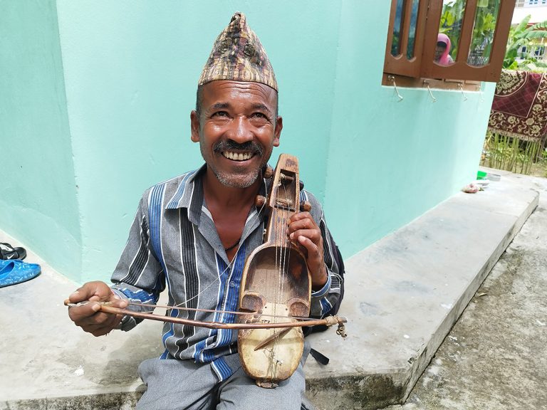 ४० वर्षदेखि सारङ्गी रेटिरहेका लालबहादुर