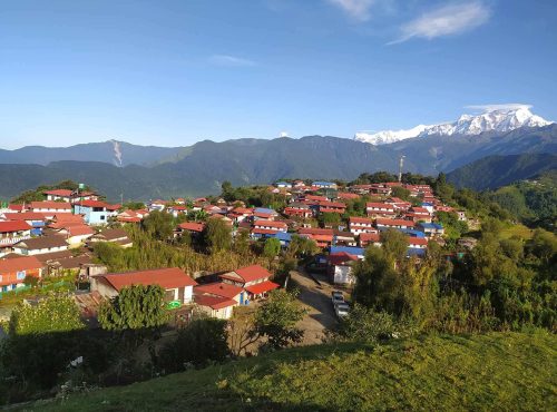 पर्यटक पर्खिरहेको लमजुङको घलेगाउँ