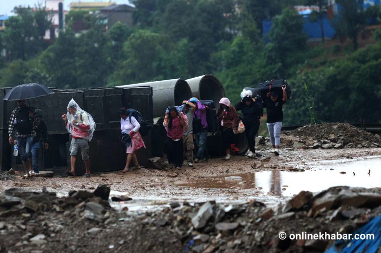 विपद्‍मा काम आयो सुरुङमार्ग, फसेका सयौं यात्रु काठमाडौं ल्याइए