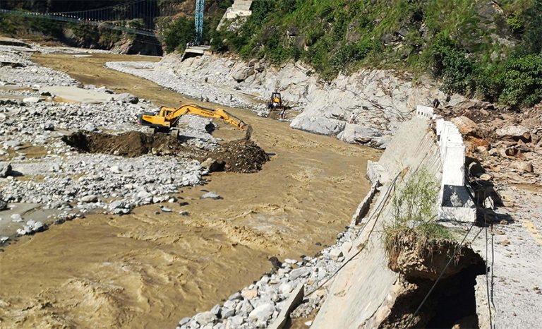 वीपी राजमार्गको नेपालथोकमा डाइभर्सनको काम सुरु