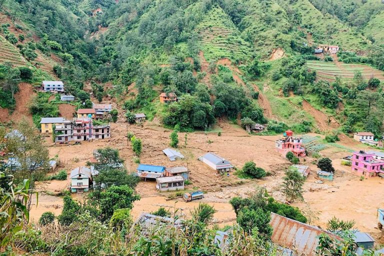 बाढी प्रभावित काभ्रेका ३ स्थानीय तहलाई काठमाडौं महानगरले २०/२० लाख रुपैयाँ दिने